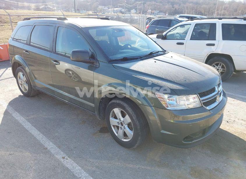 2016 Dodge Journey SE (VIN 3C4PDCAB2GT169762) main photo