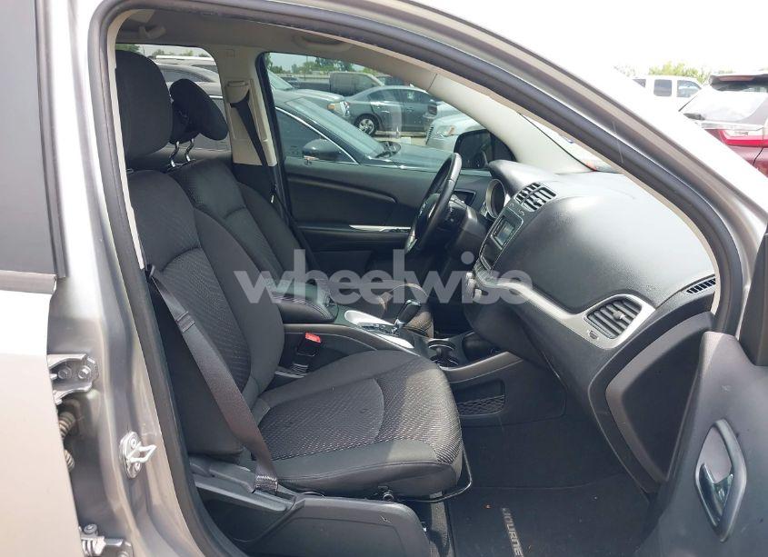 Photo 5 of 2016 Dodge Journey SE (VIN 3C4PDCAB2GT232648)