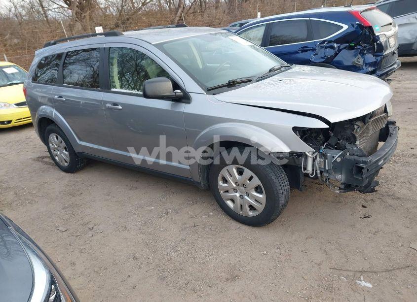 2017 Dodge Journey SE (VIN 3C4PDCAB2HT565806) main photo