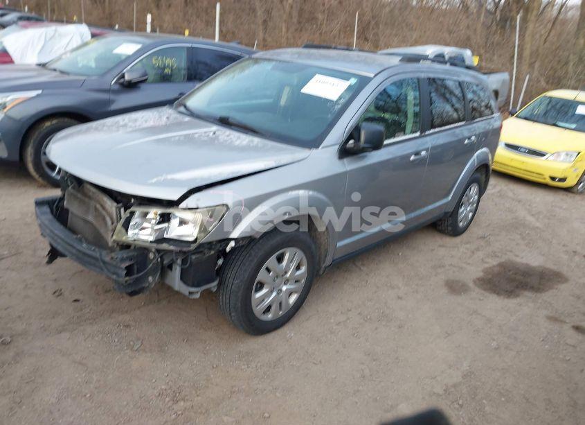 Photo 2 of 2017 Dodge Journey SE (VIN 3C4PDCAB2HT565806)