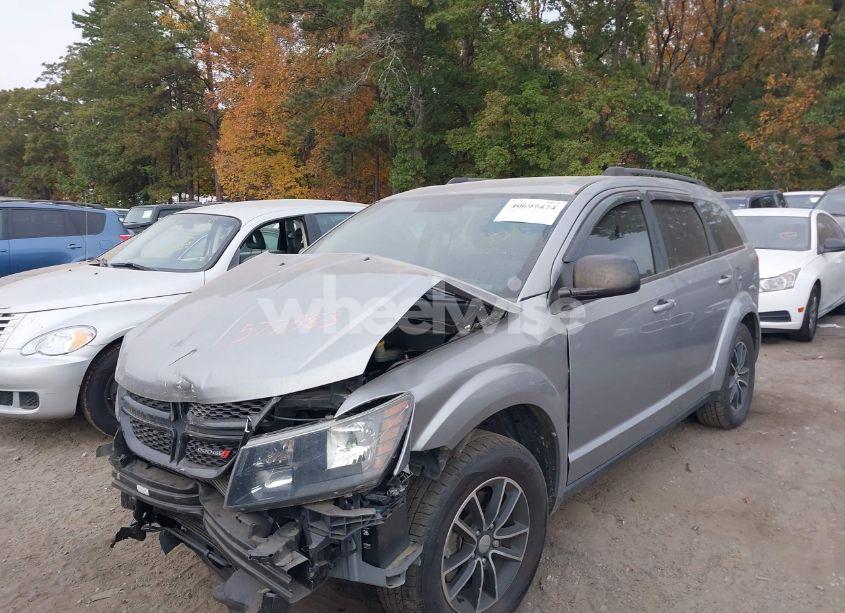Photo 2 of 2017 Dodge Journey SE (VIN 3C4PDCAB2HT577583)