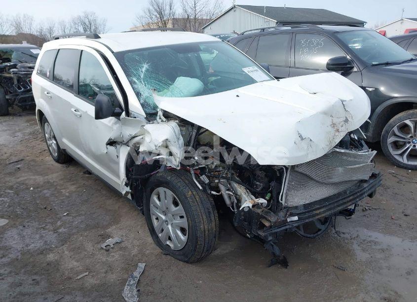 2017 Dodge Journey SE (VIN 3C4PDCAB2HT602093) main photo