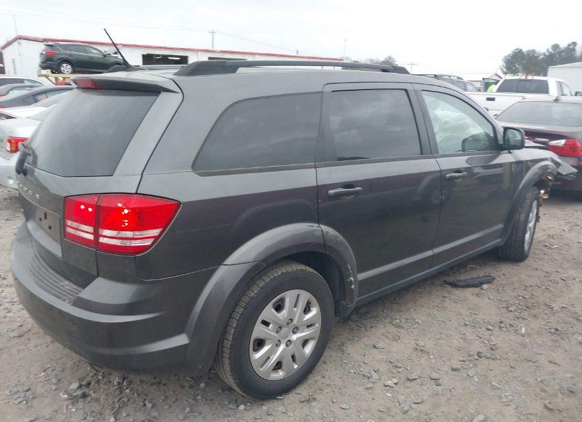 Photo 4 of 2017 Dodge Journey SE (VIN 3C4PDCAB2HT619556)