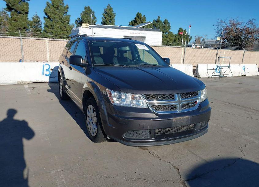 2017 Dodge Journey SE (VIN 3C4PDCAB2HT644277) main photo