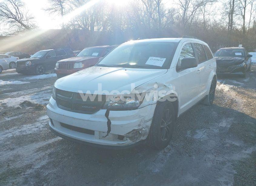 Photo 2 of 2017 Dodge Journey SE (VIN 3C4PDCAB2HT701822)