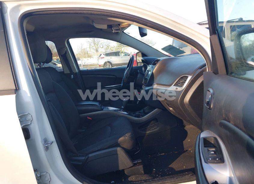 Photo 5 of 2017 Dodge Journey SE (VIN 3C4PDCAB2HT701822)