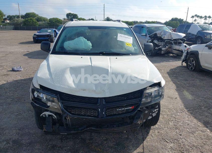 Photo 6 of 2018 Dodge Journey SE (VIN 3C4PDCAB2JT294431)