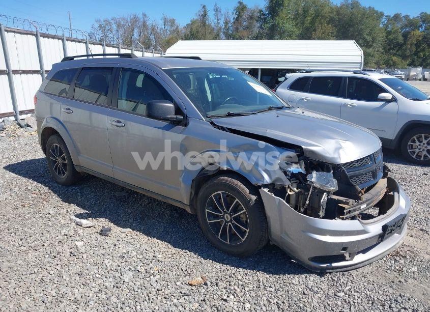 2018 Dodge Journey SE (VIN 3C4PDCAB2JT295790) main photo