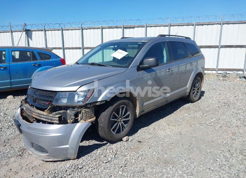 Photo 2 of 2018 Dodge Journey SE (VIN 3C4PDCAB2JT295790)