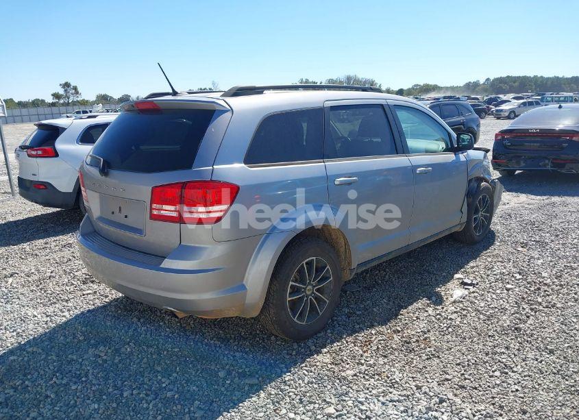 Photo 4 of 2018 Dodge Journey SE (VIN 3C4PDCAB2JT295790)