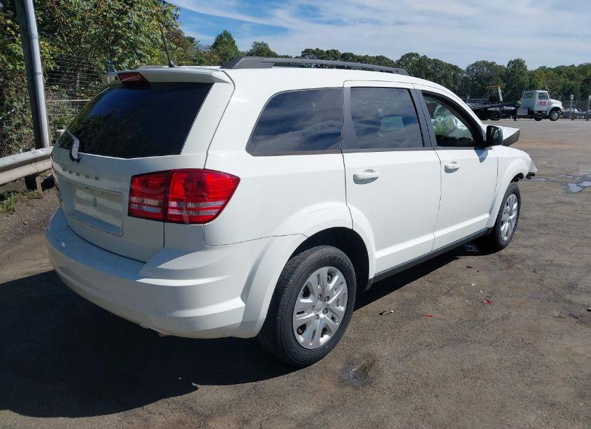 Photo 4 of 2018 Dodge Journey SE (VIN 3C4PDCAB2JT474654)