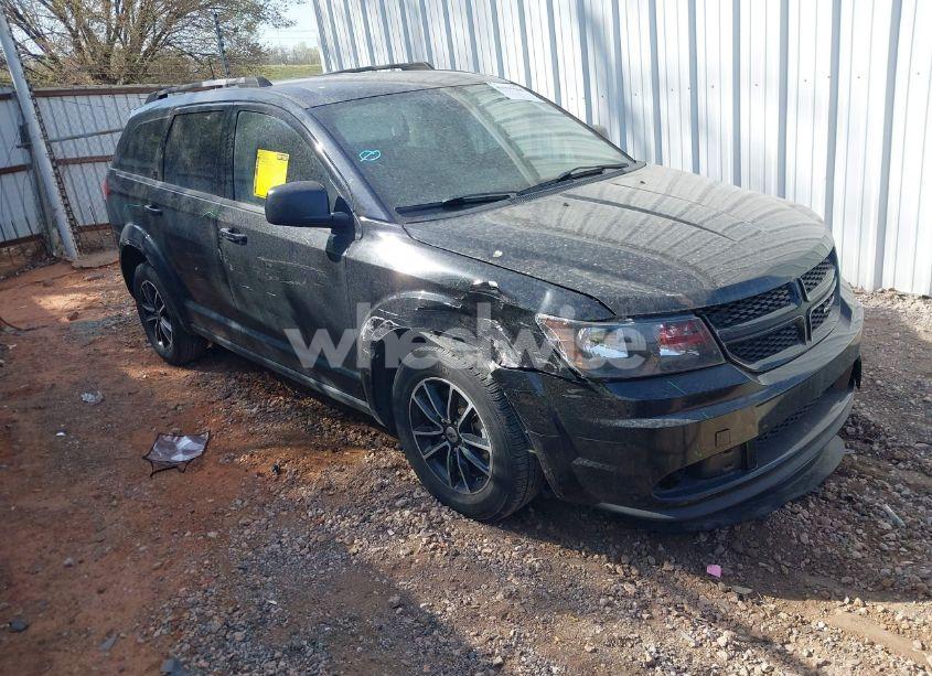 2018 Dodge Journey SE (VIN 3C4PDCAB2JT474704) main photo