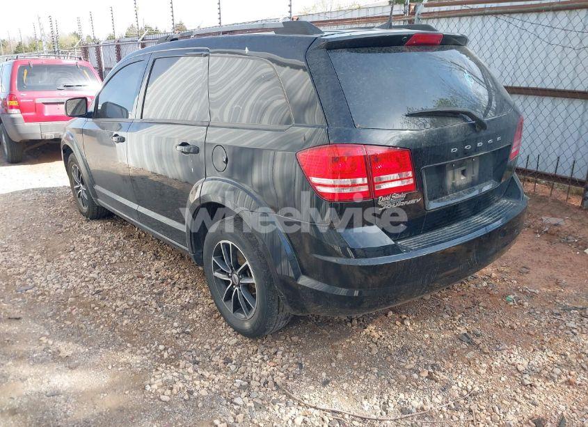 Photo 3 of 2018 Dodge Journey SE (VIN 3C4PDCAB2JT474704)