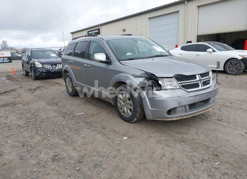 2018 Dodge Journey SE (VIN 3C4PDCAB2JT520371) main photo