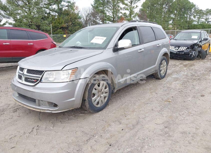 Photo 2 of 2018 Dodge Journey SE (VIN 3C4PDCAB2JT520371)