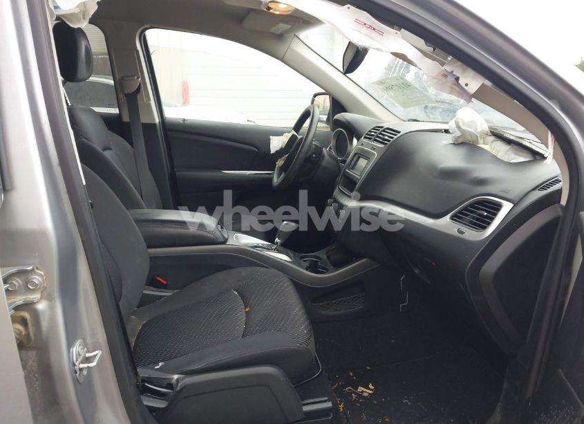 Photo 5 of 2018 Dodge Journey SE (VIN 3C4PDCAB2JT520371)