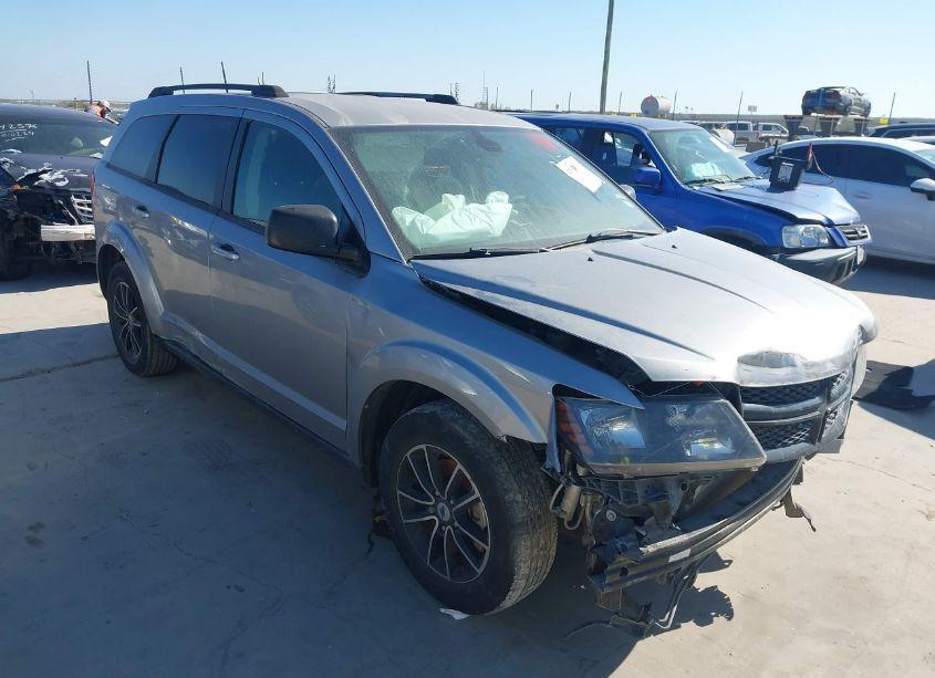 2018 Dodge Journey SE (VIN 3C4PDCAB2JT535730) main photo