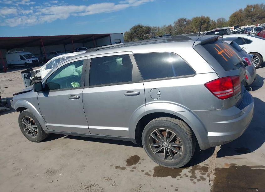 Photo 15 of 2018 Dodge Journey SE (VIN 3C4PDCAB2JT535730)