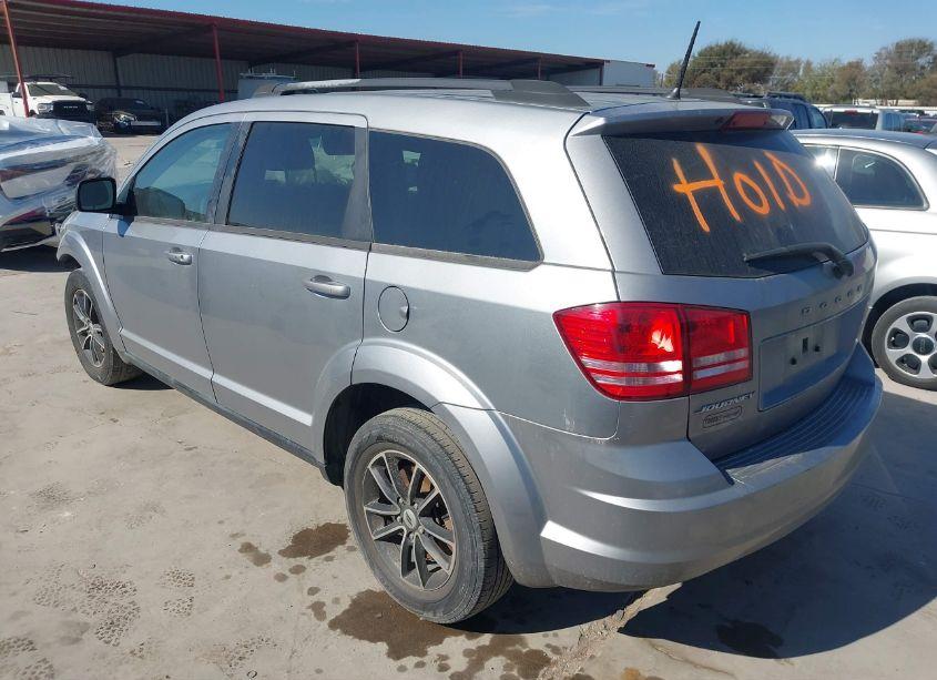 Photo 3 of 2018 Dodge Journey SE (VIN 3C4PDCAB2JT535730)