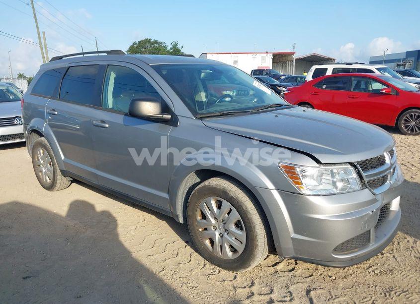 2020 Dodge Journey SE VALUE (VIN 3C4PDCAB2LT270729) main photo