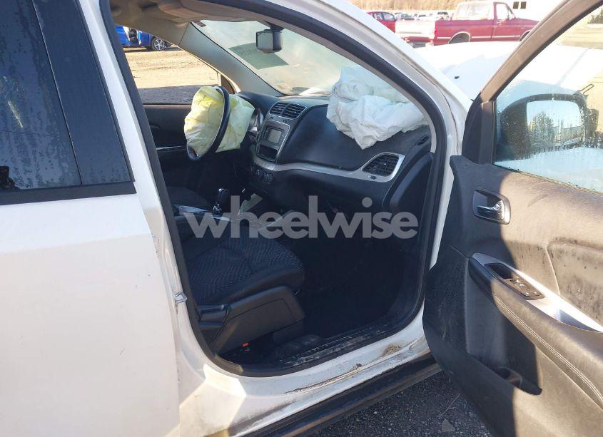 Photo 5 of 2016 Dodge Journey SE (VIN 3C4PDCAB3GT158026)