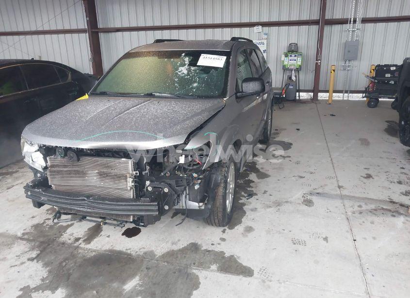 Photo 2 of 2016 Dodge Journey SE (VIN 3C4PDCAB3GT167079)