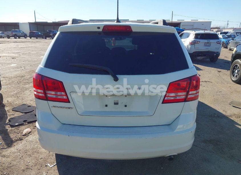 Photo 16 of 2017 Dodge Journey SE (VIN 3C4PDCAB3HT608145)