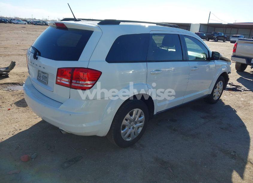 Photo 4 of 2017 Dodge Journey SE (VIN 3C4PDCAB3HT608145)