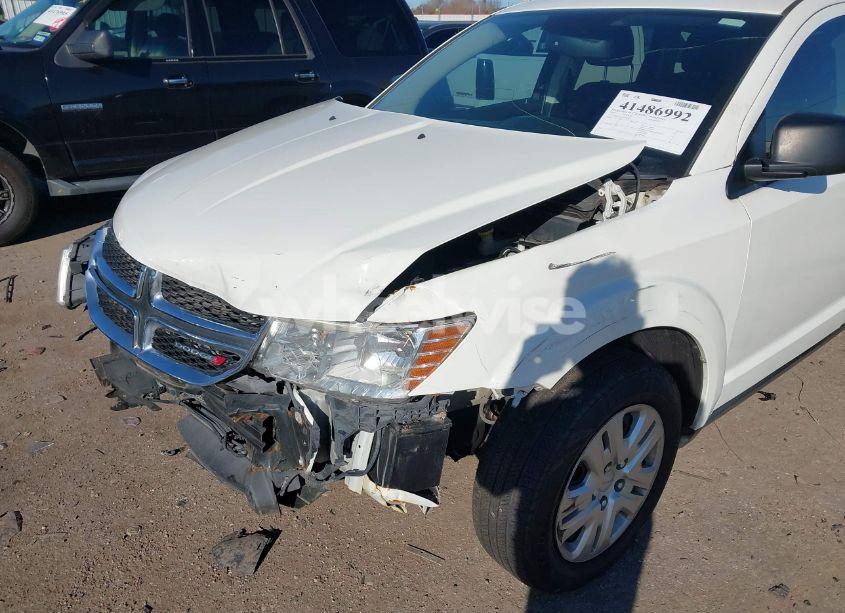 Photo 6 of 2017 Dodge Journey SE (VIN 3C4PDCAB3HT608145)