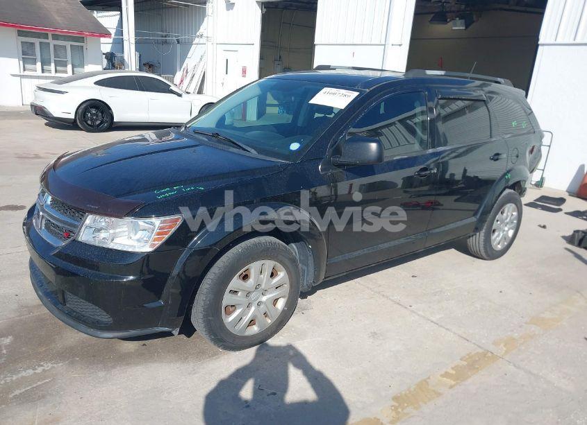 Photo 2 of 2017 Dodge Journey SE (VIN 3C4PDCAB3HT633627)