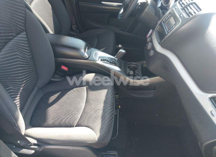 Photo 5 of 2017 Dodge Journey SE (VIN 3C4PDCAB3HT633627)