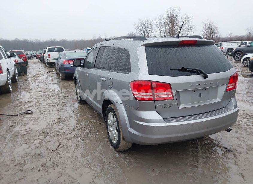 Photo 3 of 2017 Dodge Journey SE (VIN 3C4PDCAB3HT695884)