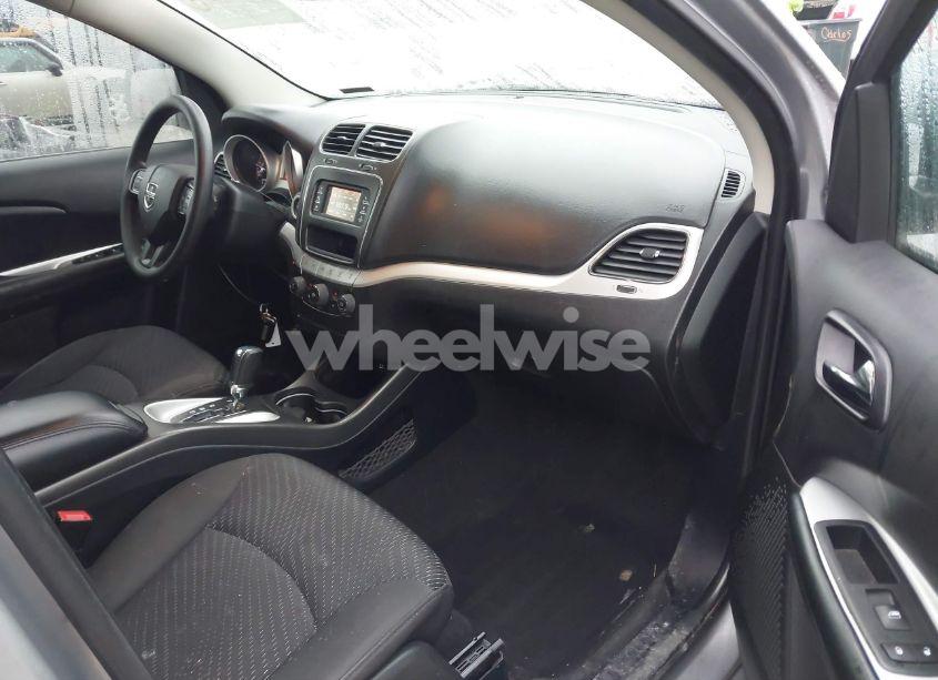 Photo 5 of 2017 Dodge Journey SE (VIN 3C4PDCAB3HT695884)