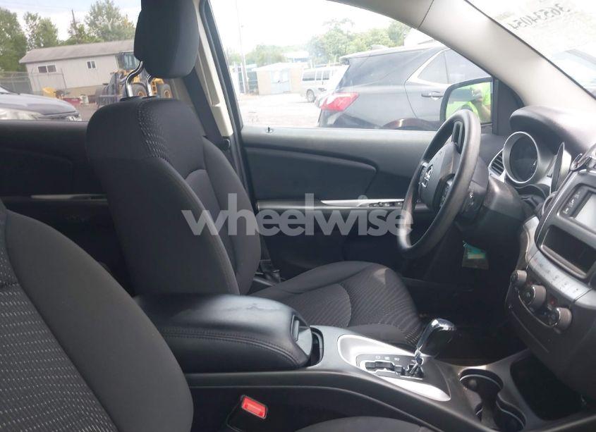 Photo 5 of 2017 Dodge Journey SE (VIN 3C4PDCAB3HT708052)