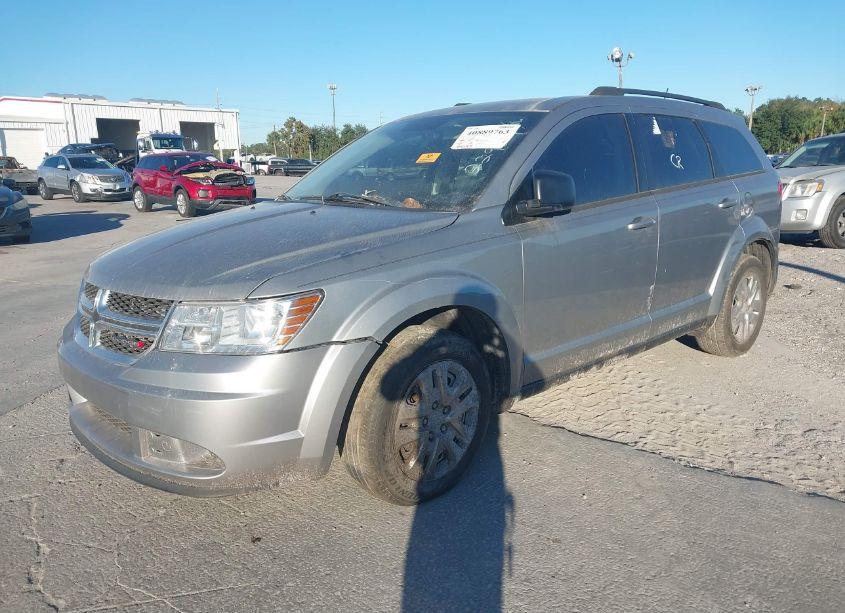 Photo 2 of 2018 Dodge Journey SE (VIN 3C4PDCAB3JT229247)