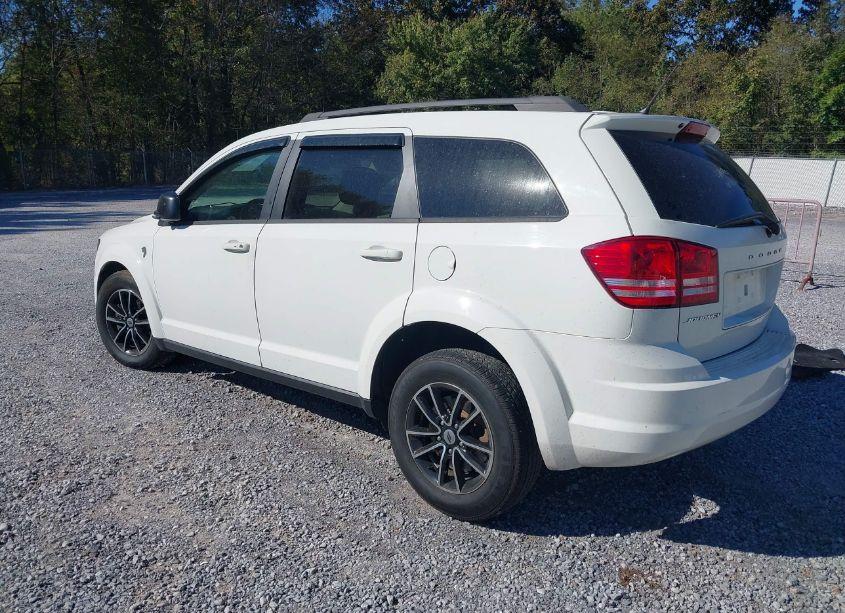 Photo 3 of 2018 Dodge Journey SE (VIN 3C4PDCAB3JT241950)