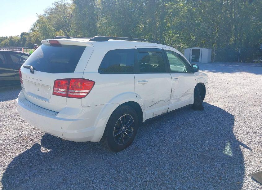 Photo 4 of 2018 Dodge Journey SE (VIN 3C4PDCAB3JT241950)