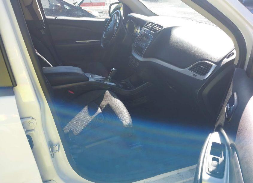 Photo 5 of 2018 Dodge Journey SE (VIN 3C4PDCAB3JT241950)