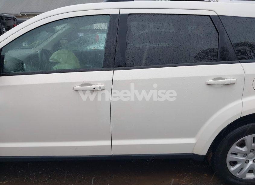 Photo 14 of 2018 Dodge Journey SE (VIN 3C4PDCAB3JT309924)