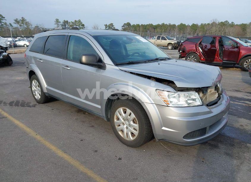 2018 Dodge Journey SE (VIN 3C4PDCAB3JT426824) main photo