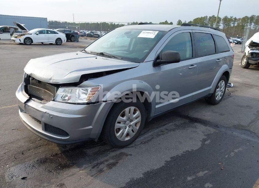 Photo 2 of 2018 Dodge Journey SE (VIN 3C4PDCAB3JT426824)