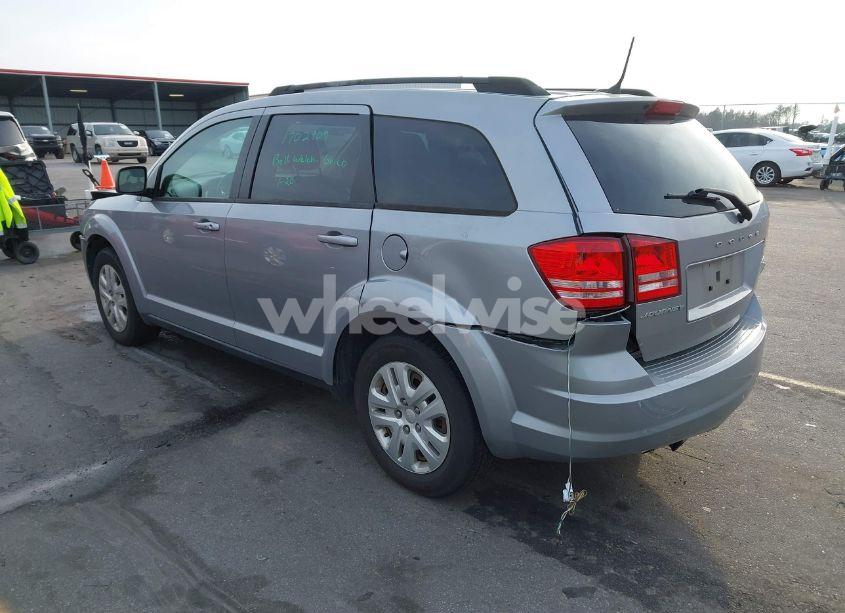 Photo 3 of 2018 Dodge Journey SE (VIN 3C4PDCAB3JT426824)