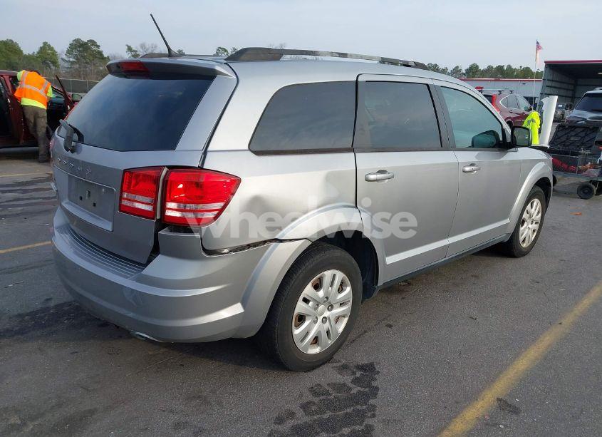 Photo 4 of 2018 Dodge Journey SE (VIN 3C4PDCAB3JT426824)