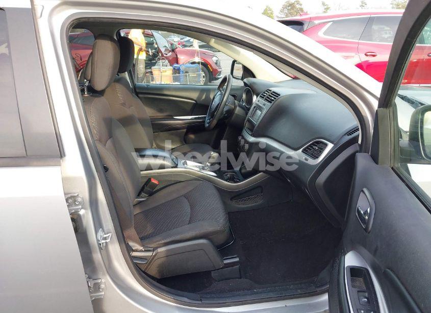 Photo 5 of 2018 Dodge Journey SE (VIN 3C4PDCAB3JT426824)