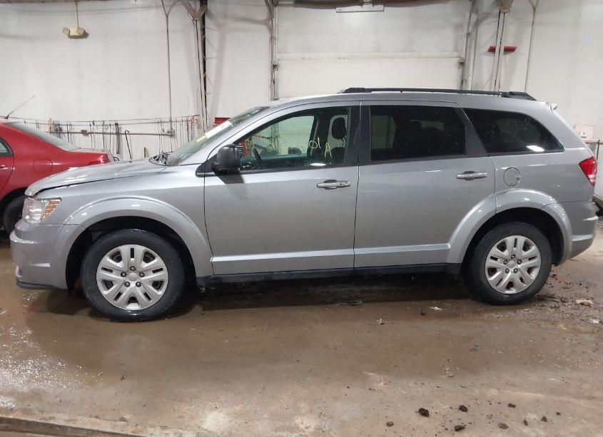 Photo 14 of 2018 Dodge Journey SE (VIN 3C4PDCAB3JT445695)