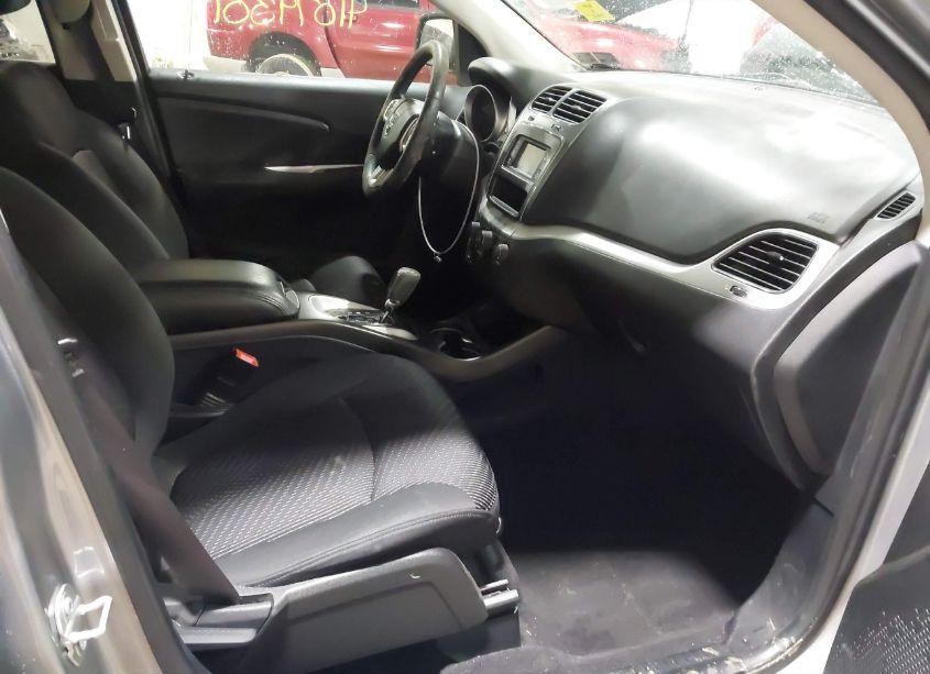 Photo 5 of 2018 Dodge Journey SE (VIN 3C4PDCAB3JT445695)