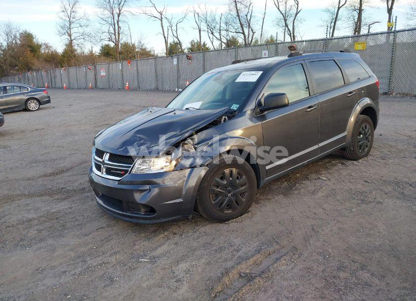Photo 2 of 2018 Dodge Journey SE (VIN 3C4PDCAB3JT491057)