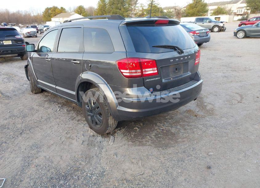 Photo 3 of 2018 Dodge Journey SE (VIN 3C4PDCAB3JT491057)