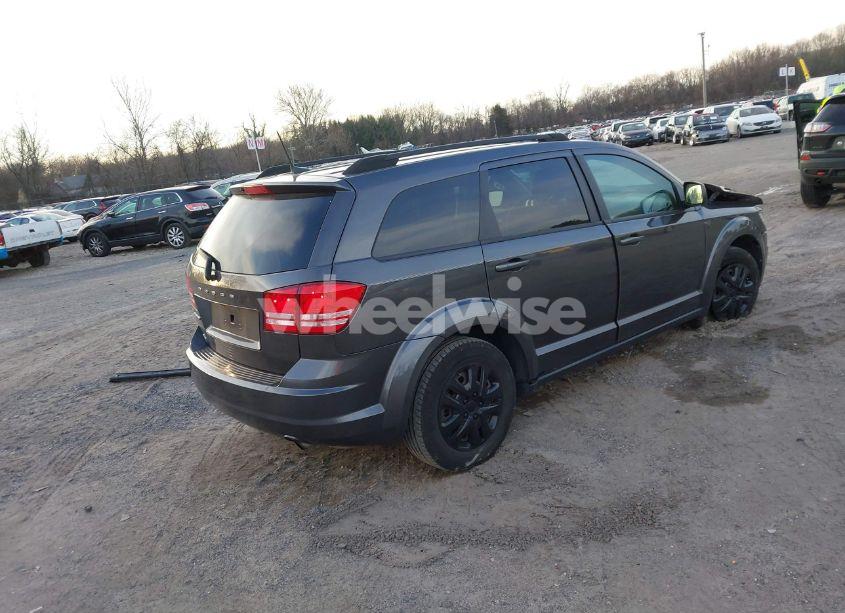 Photo 4 of 2018 Dodge Journey SE (VIN 3C4PDCAB3JT491057)