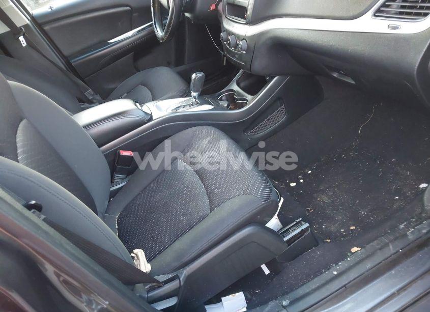 Photo 5 of 2018 Dodge Journey SE (VIN 3C4PDCAB3JT491057)